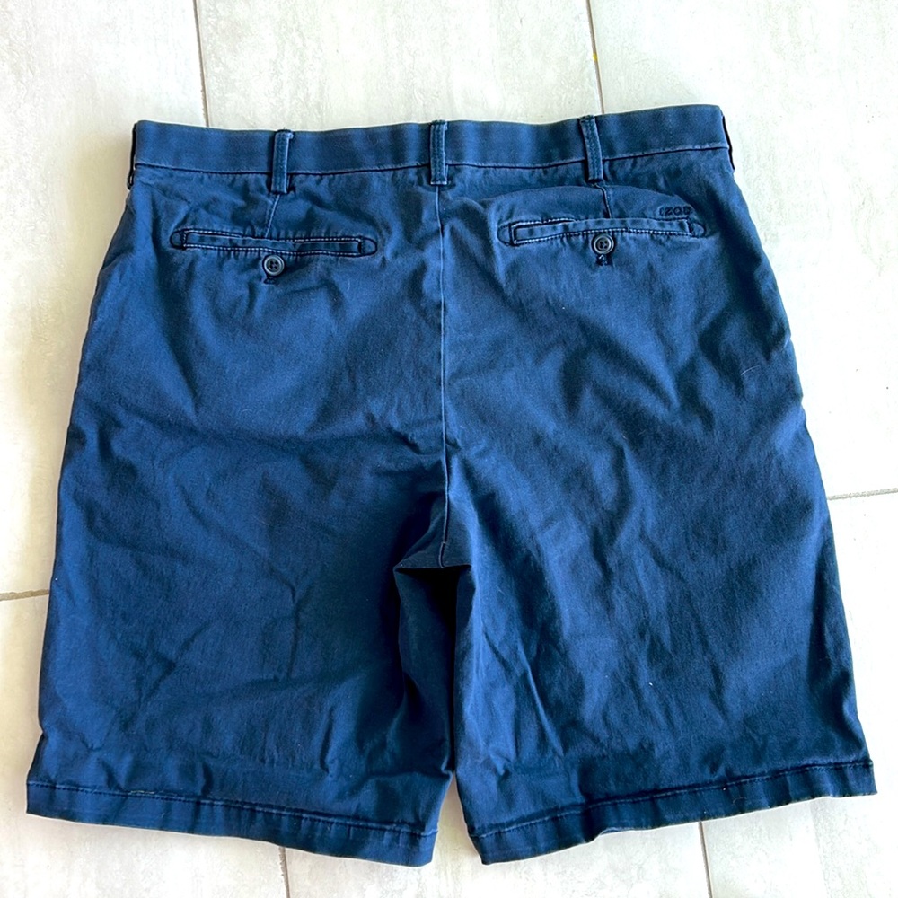 IZOD Saltwater Stretch Navy Blue Chino Casual Size 36 Shorts - Picture 2 of 6